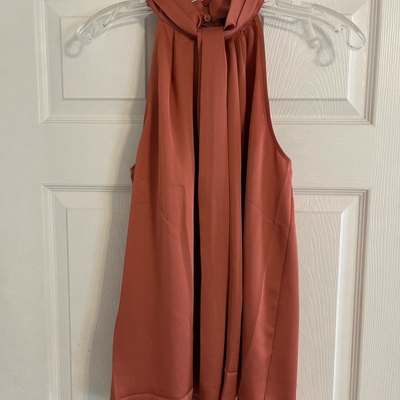 Ann Taylor satin sleeveless top. Size S. NWOT. - Picture 3 of 4